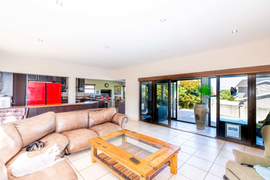 4 Bedroom Property for Sale in Myburgh Park Fase 2 Western Cape